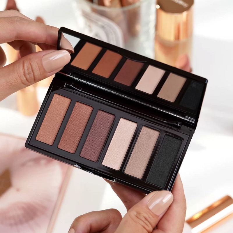 Luxury Charlotte Tilbury Brand - Luxury Skincare And Makeup Brands recension och pris